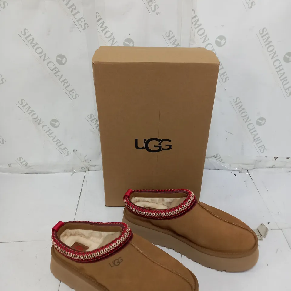 BOXED PAIR OF UGG TAZZ UK 6 