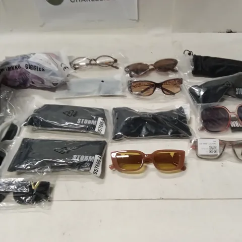 TOTE TO CONTAIN A LARGE ASSORTMENT OF GLASSES/SUNGLASSES