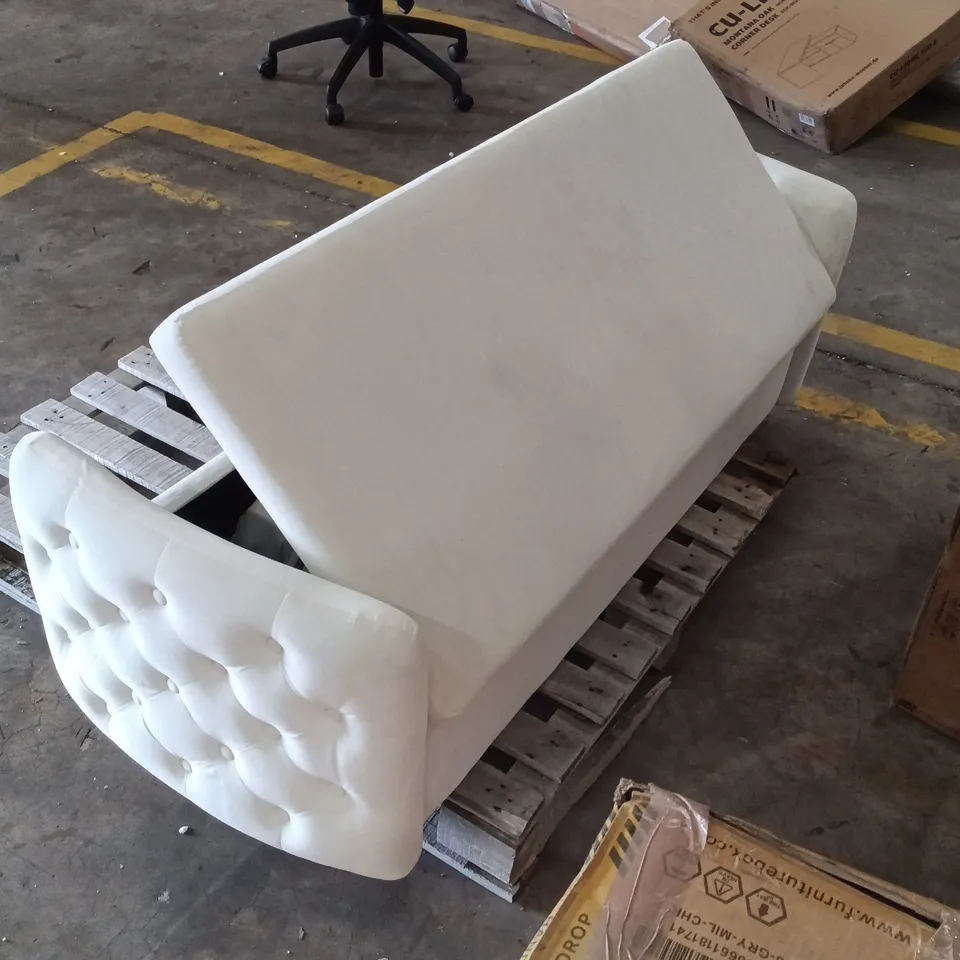 BOXED TUFTED CHAISE LOUNGE STORAGE BENCH - WHITE (1 BOX)