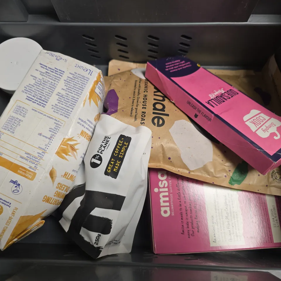 APPROXIMATELY 10 ASSORTED FOOD & DRINK ITEMS TO INCLUDE - JUST BEE HONEY , M&S BELGIAN COLLECTION BISCUITS  , LAVAZZA ESPRESSO PASSIONALE ETC