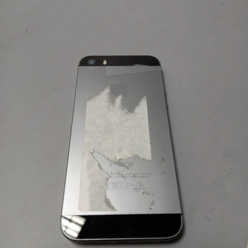 BOXED APPLE IPHONE SE SMARTPHONE 