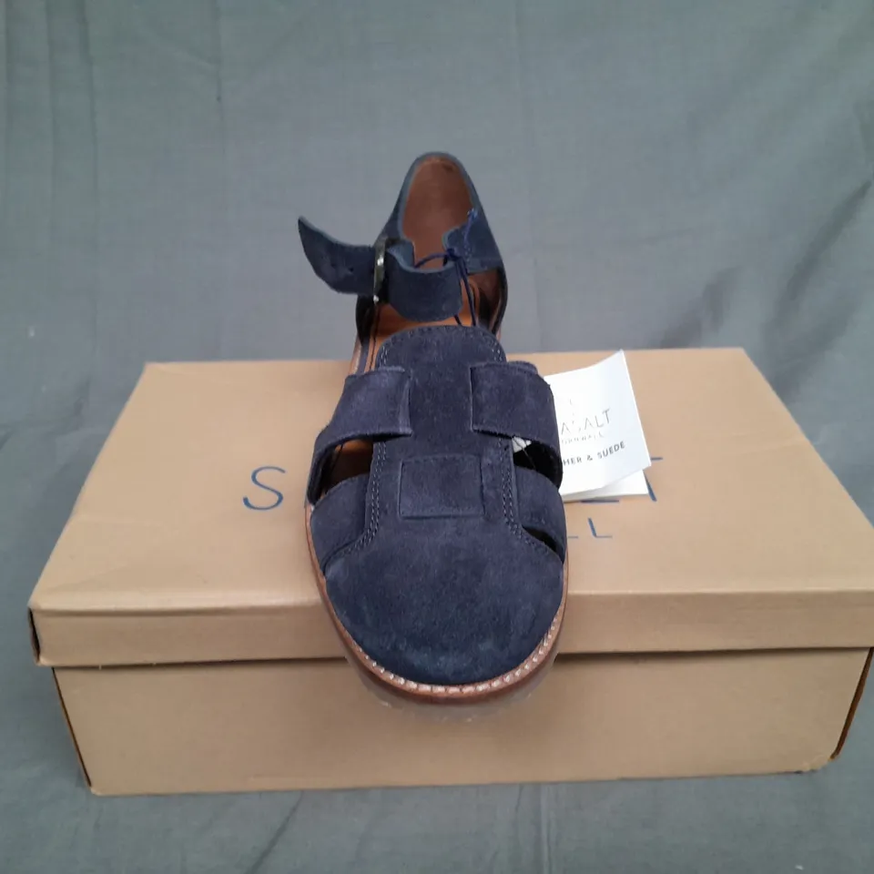 BOXED PAIR OF SEASALT CORNWALL FIRST CHORUS SHOE UK 8 