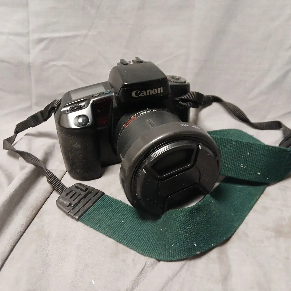 CANON EOS 100 35MM FILM SLR CAMERA WITH ZOOM LENS