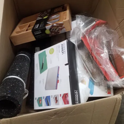 BOX CONTAINING ASSORTED PRODUCTS INCLUDING JOSEPH JOSEPH DRAWERSTORE, TOOTHBRUSH CADDY, GLASS STORAGE CONTAINERS & ANTI-VIBRATION NOISE REDUCING RUBBER PADS