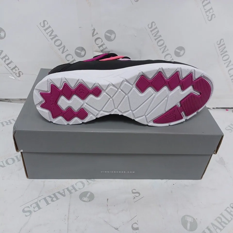 BOXED PAIR OF VIONIC TRAINERS IN BLACK UK SIZE 6