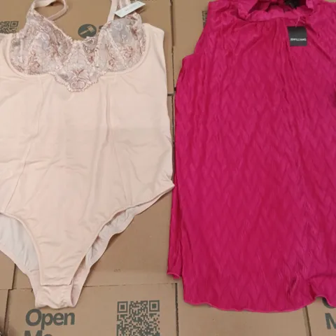 PALLET OF BRAND NEW WOMENS QUALITY DESIGNER CLOTHES APPROXIMATELY 125 TO INCLUDE; MAGI SCULPTS, TOPS, CROP TOPS, DRESSES ETC