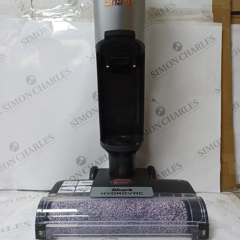 BOXED SHARK HYDROVAC HARD FLOOR WET & DRY CORDLESS CLEANER WD210UK