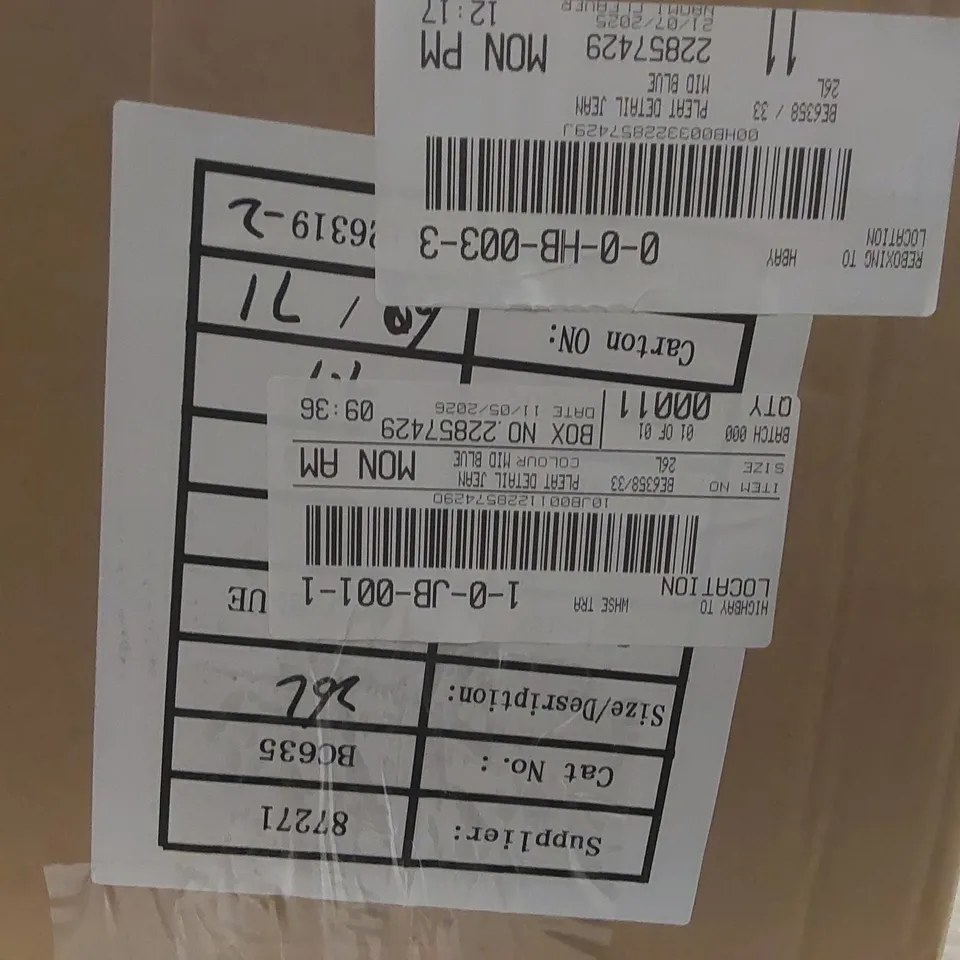 BOX CONTAINING APPROXIMATELY 11x BRAND NEW SIMPLY BE MID BLUE PLEAT DETAIL JEANS - SIZE 26L