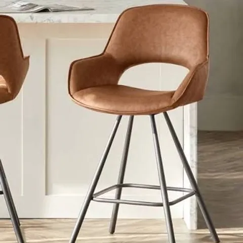 BOXED DANETTI MARLOW TAN FAUX LEATHER AND BLACK METAL SWIVEL BAR STOOL