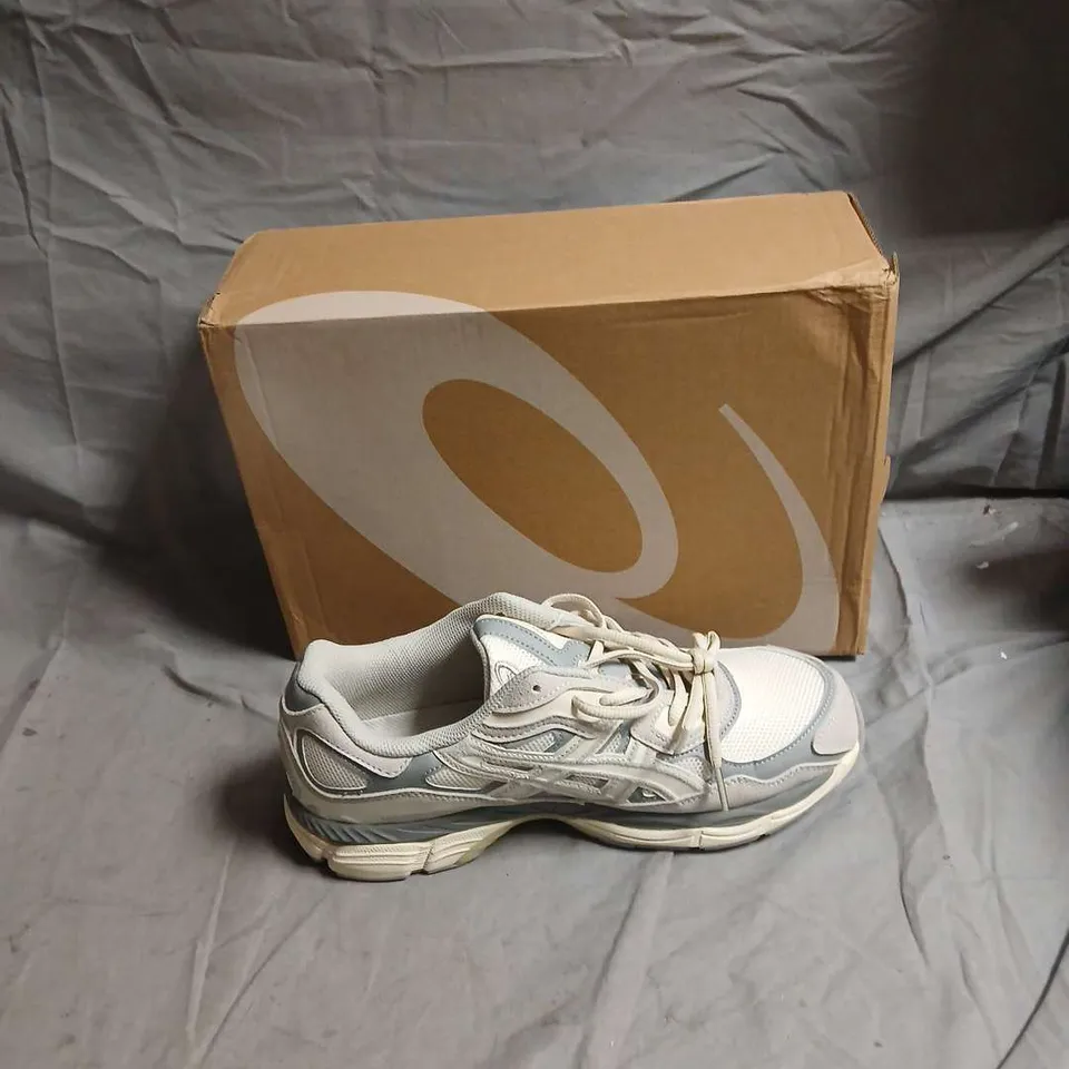 ASICS GREY & WHITE RUNNING SHOES – SIZE UK 9
