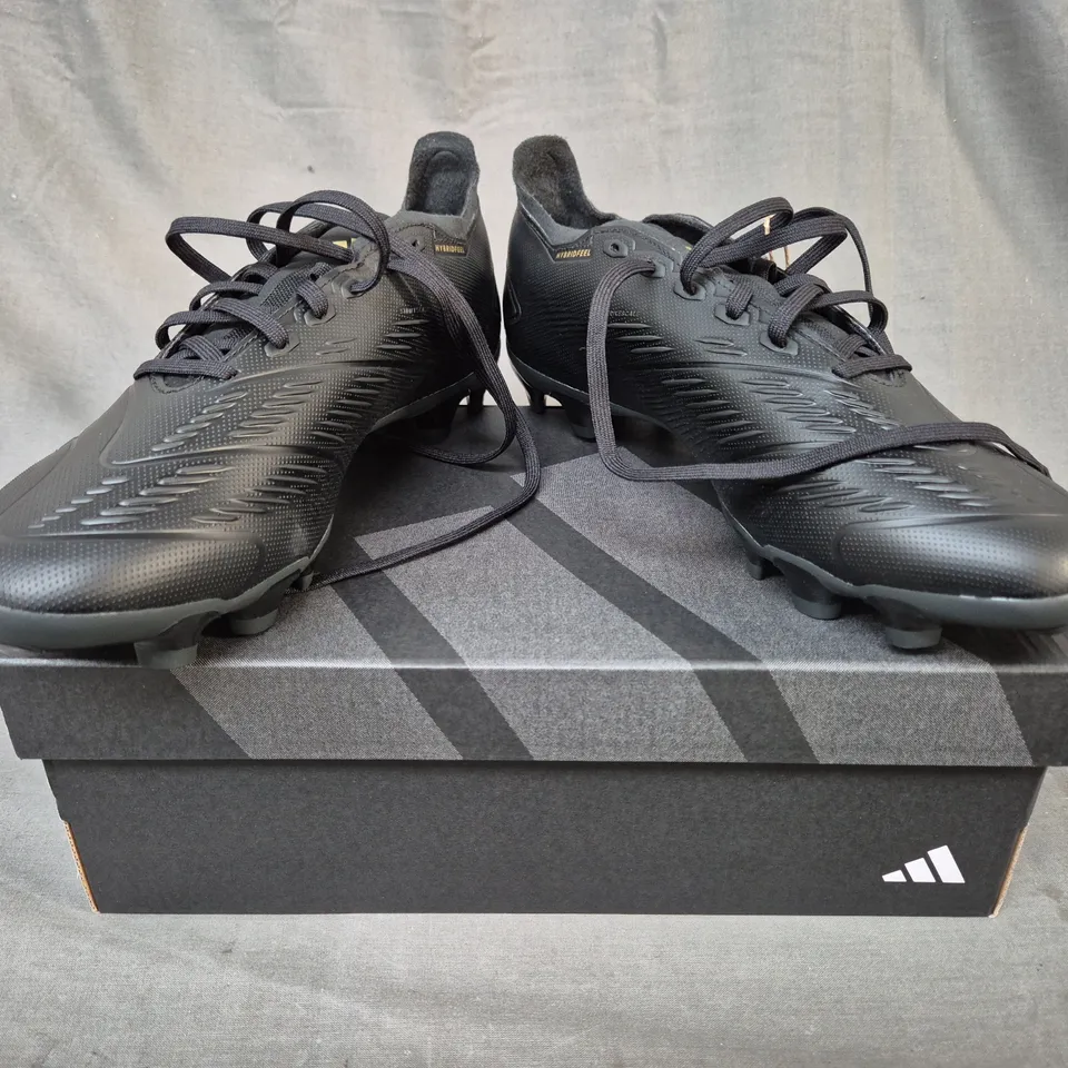 BOXED PAIR OF ADIDAS PREDATOR LEAGUE MG FOOTBALL BOOTS IN BLACK UK SIZE 9