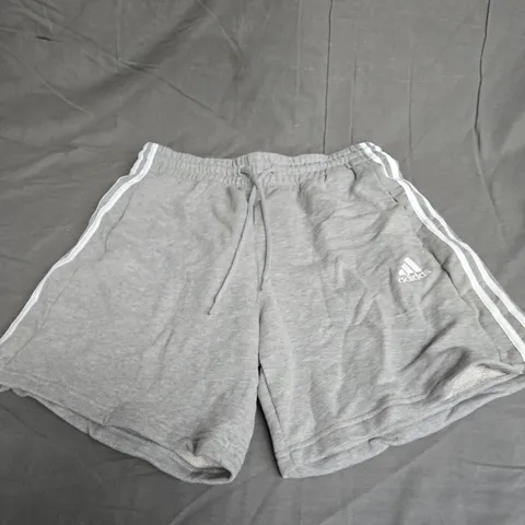 ADIDAS FLEECED SHORTS SIZE L3