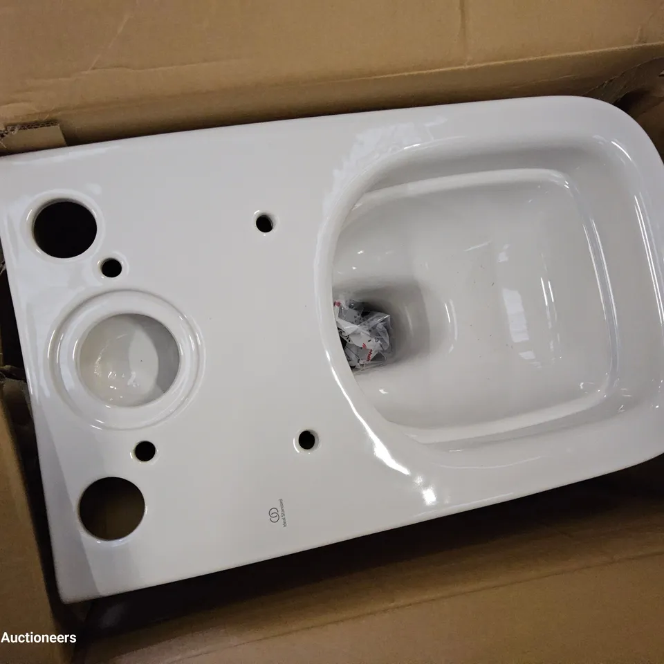 BOXED IDEAL STANDARD CLOSE COUPLED WC PAN
