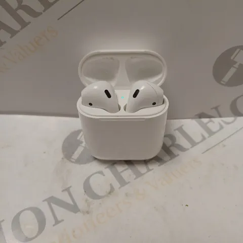 APPLE AIR PODS FIRST GEN 