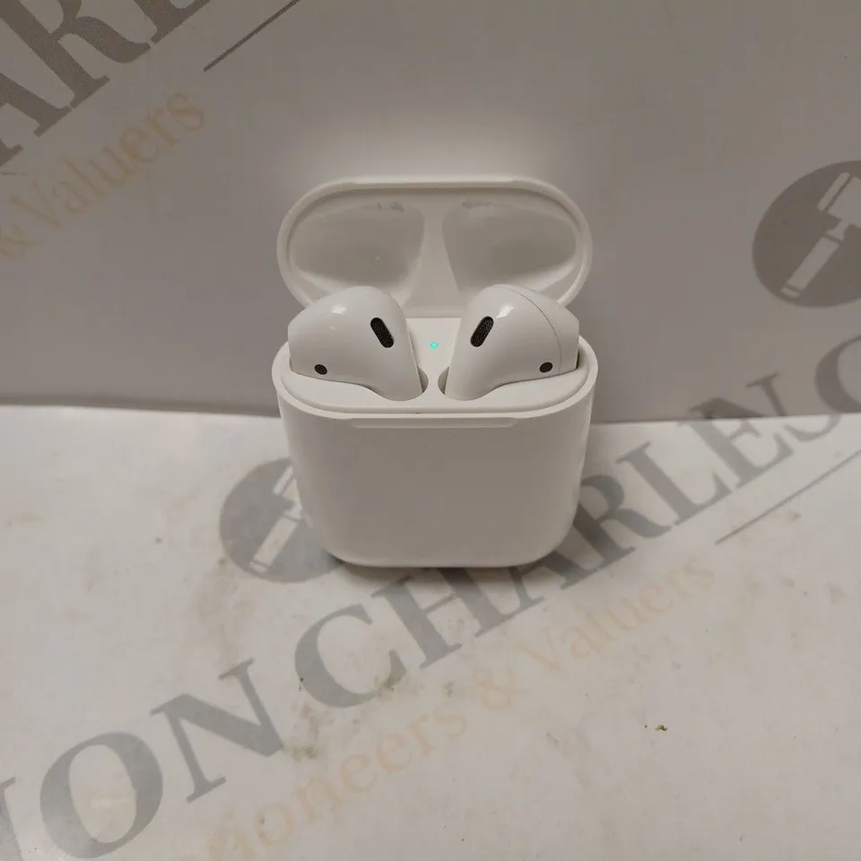 APPLE AIR PODS FIRST GEN 