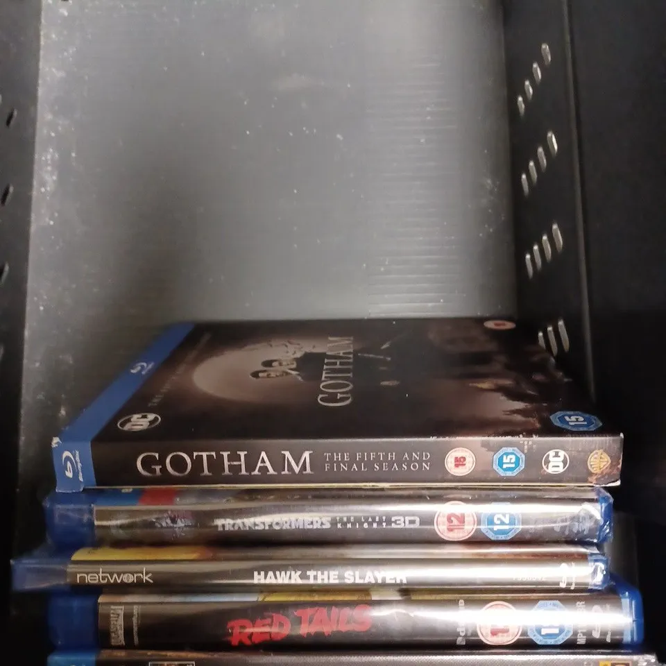 BOX OF APPROXIMATELY 10 ASSORTED DVD & BLU RAY FILMS/SERIES TO INCLUDE IRON MAN, THOR RAGNAROK, NARNIA COLLECTION ETC