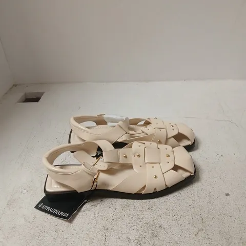 STRADIVARIUS BEIGE SANDALS – UK 5 (EU 38) LEATHER-LOOK, SIZE