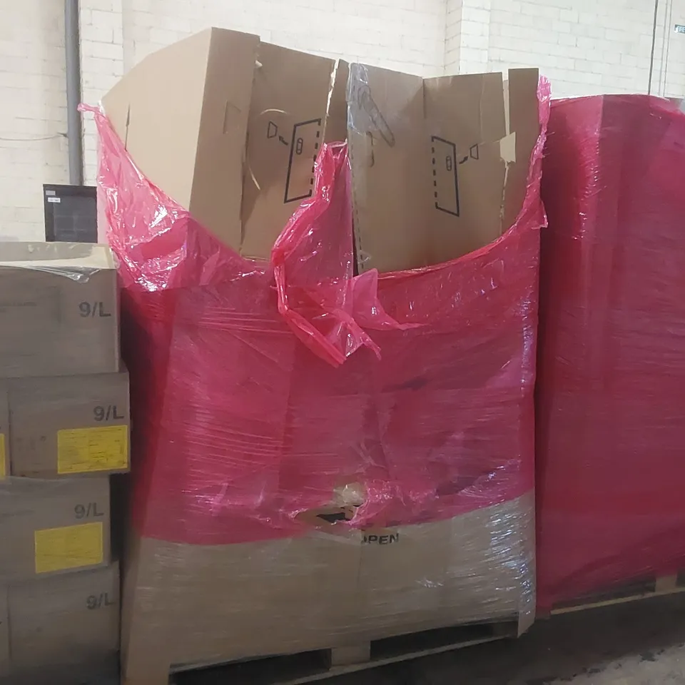 PALLET OF ASSORTED ITEMS INCLUDING: WRAPPING PAPER SETS, ELECTRIC BUG SWATTERS, PVC PRIVACY FENCE, RUGS, GARDENING SHEER ECT