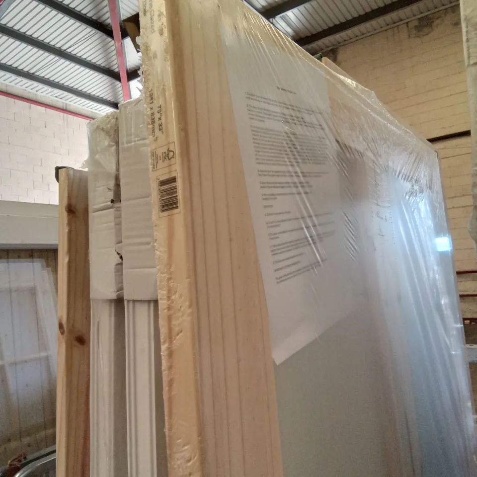 PACKAGED 1981 X 838MM 4 PANNEL KNOTTY PINE GLAZED INTERNAL DOOR