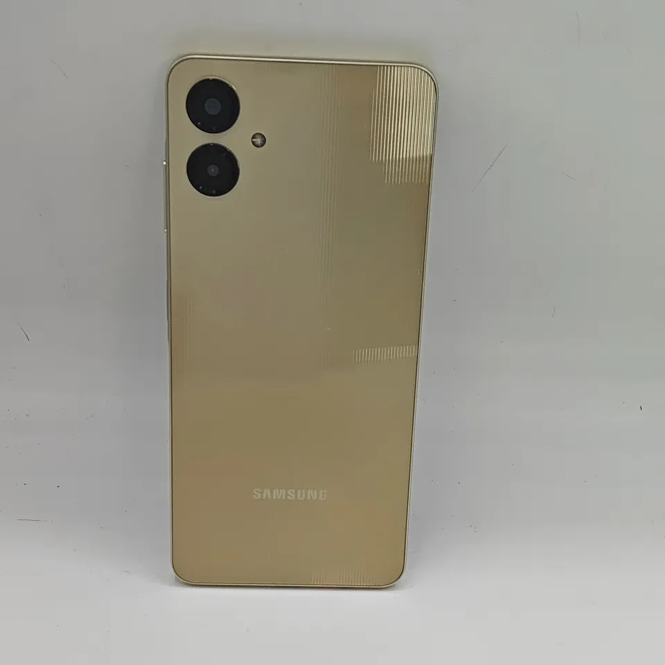 SAMSUNG GALAXY A06 4/128GB IN GOLD - SM-A065F