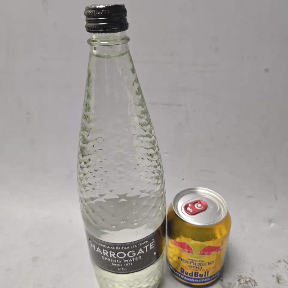 APPROXIMATELY 8 ASSORTED DRINKS ITEMS TO INCLUDE - HARROGATE SPRING WATER , RED BULL KRATINGDAENG 250 
