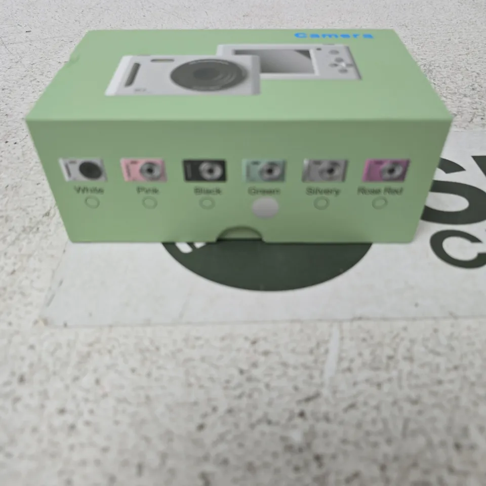 DIGITAL CAMERA – GREEN PACKAGING BOX
