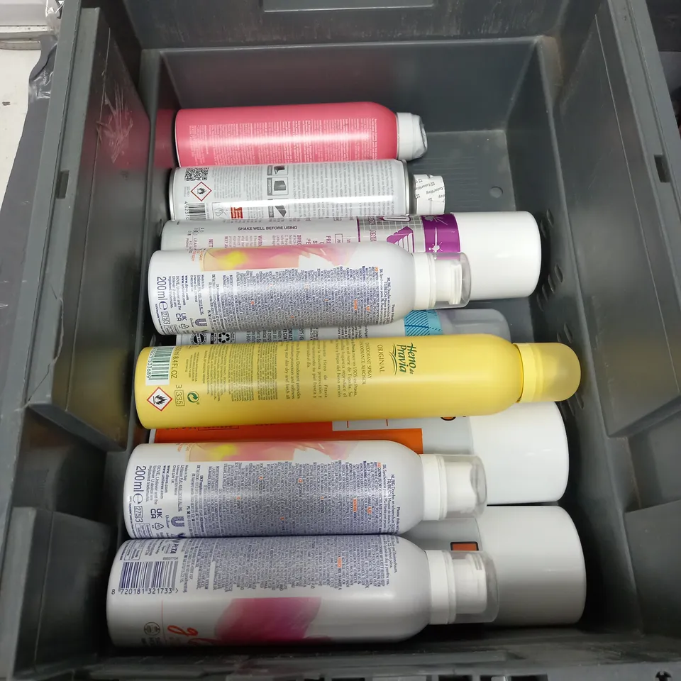 BOX OF APPROXIMATELY 10 ASSORTED AEROSOLS TO INCLUDE - SCOTCHGARD RUG & CARPET CLEANER - DERMALOGICA CLARIFYING BODY SPRAY - ACF-50 ANTI CORROSION FORMULA - ETC - COLLECTION ONLY