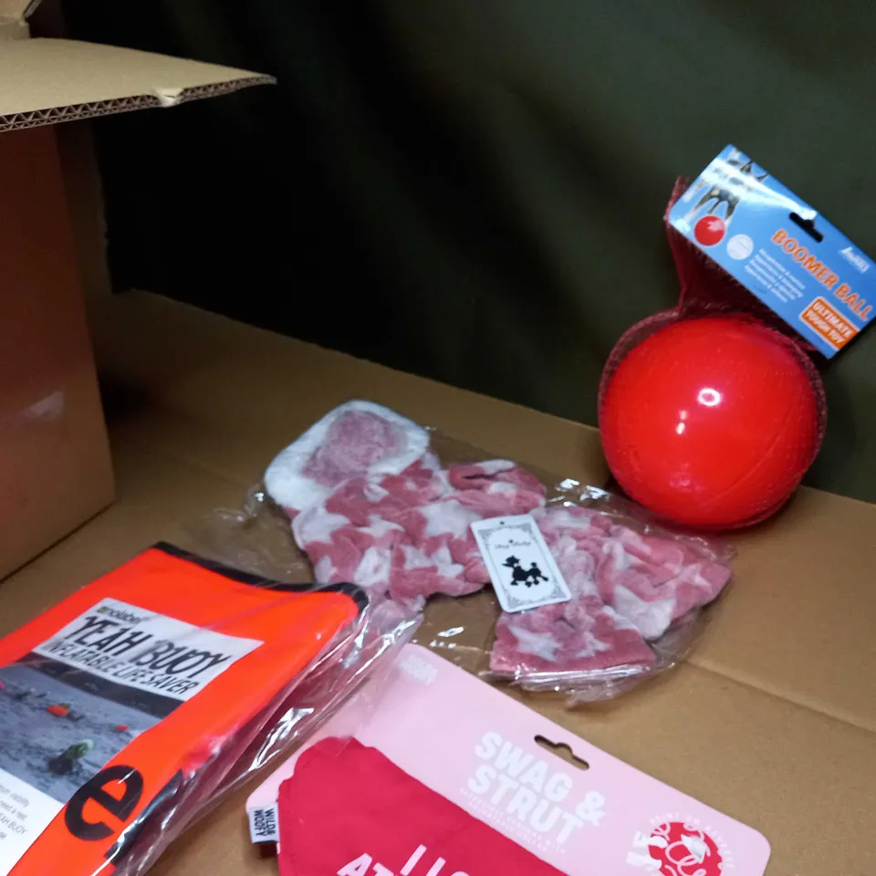 LOT OF APPROX 10 ASSORTED HOUSEHOLD/PET/HOBBIE RELATED ITEMS TO INCLUDE: DOG ACCESORIES, DOG TOY, INFLATABLE LIFE SAVER