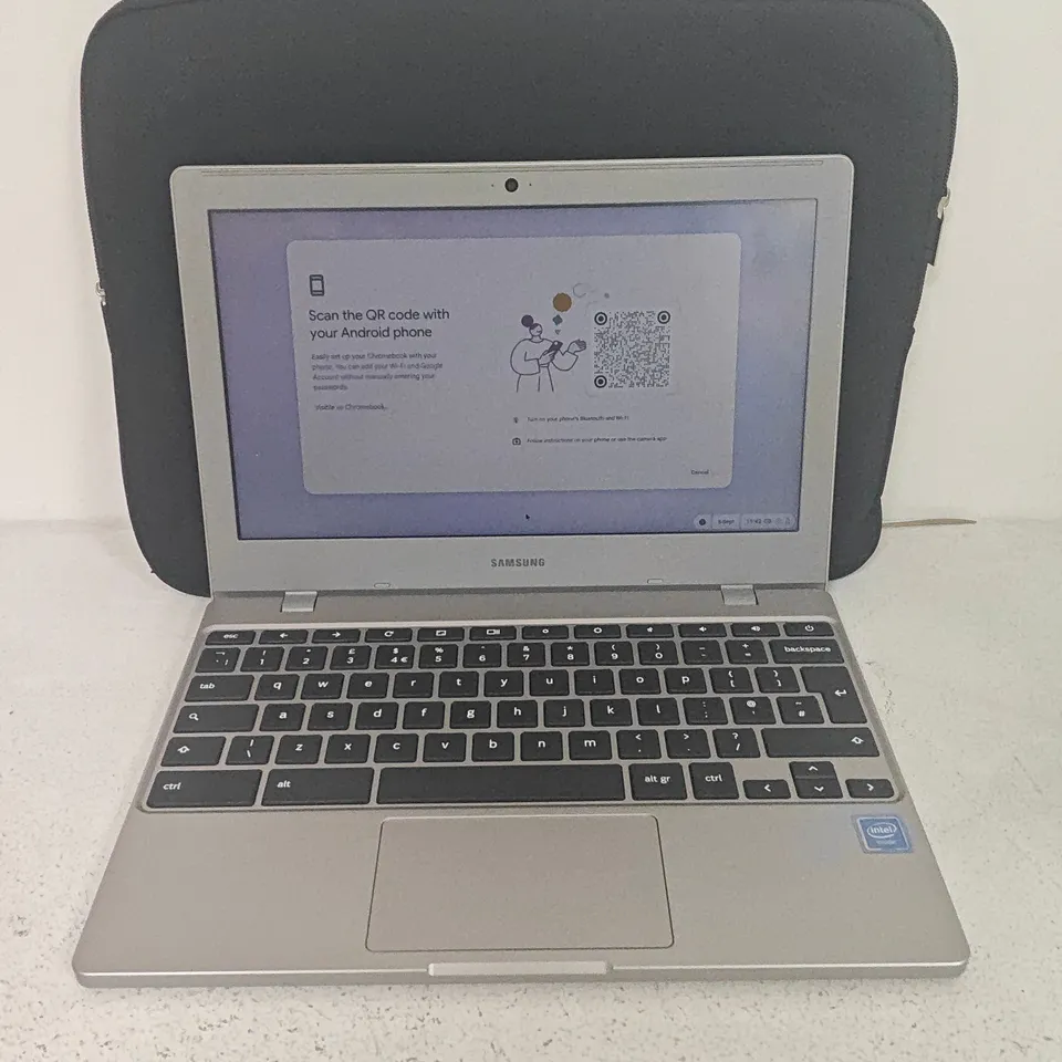 UNBOXED SAMSUNG CHROME INTEL INSIDE LAPTOP IN SILVER - XE310XBA
