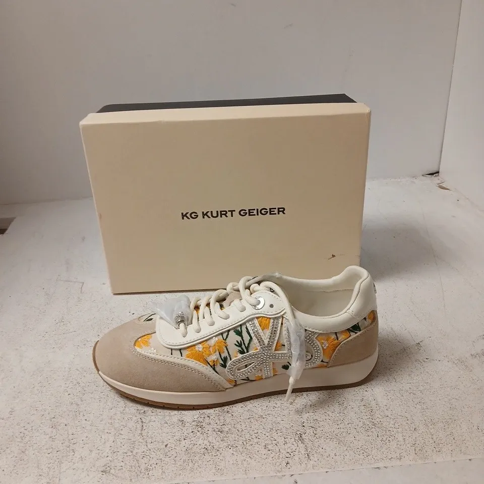 BOXED KG KURT GEIGER WOMEN’S FLORAL SNEAKERS – WHITE/COMB - EUR 38
