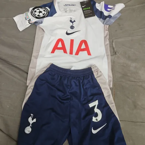 TOTTENHAM HOTSPUR CHILDRENS KIT (#3 OTIS) - SIZE 18