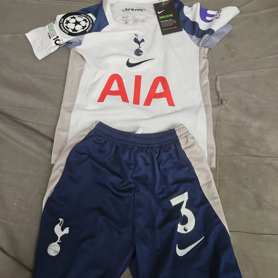 TOTTENHAM HOTSPUR CHILDRENS KIT (#3 OTIS) - SIZE 18
