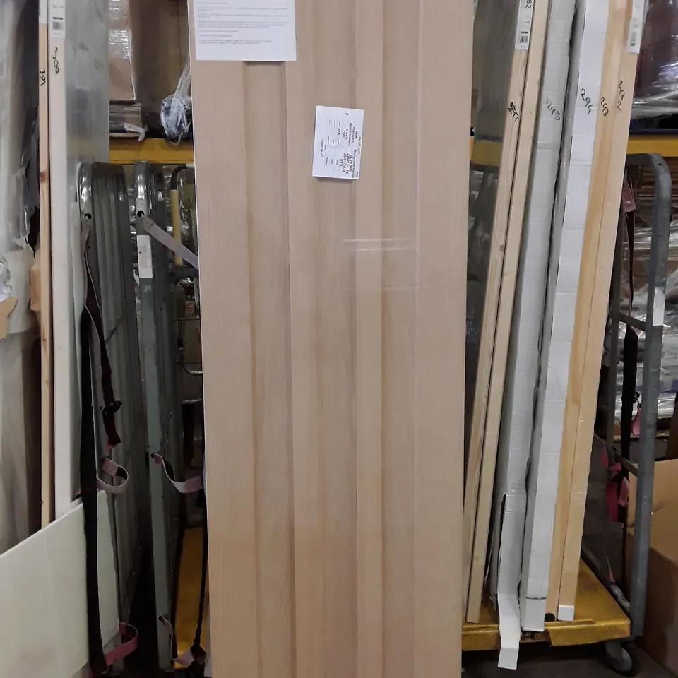 VERTICAL 3 PANEL OAK VENEER INTERNAL DOOR 1981×610×35MM