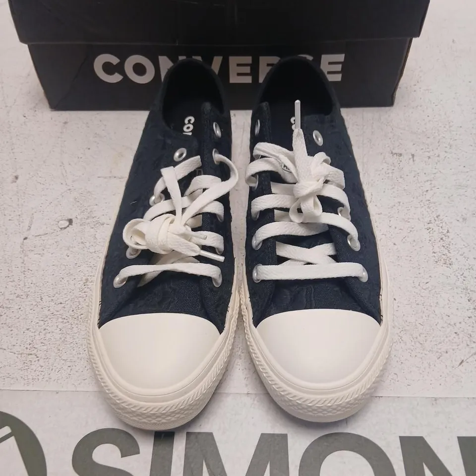 CONVERSE ALL STAR LOW TOP SNEAKERS – NAVY, UK 7