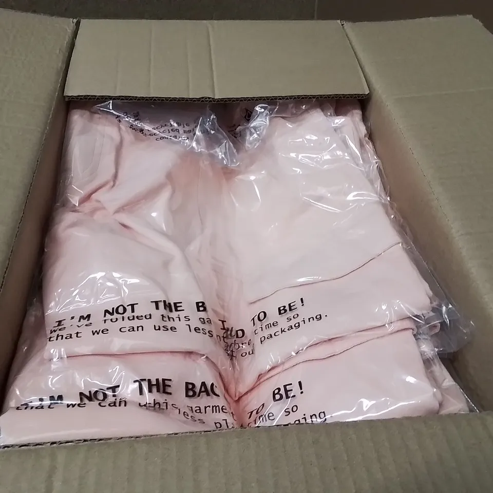 BOXED BRAND NEW APPROXIMATELY 36 JD WILLIAMS CARGO SHORTS PEACH SIZE 20