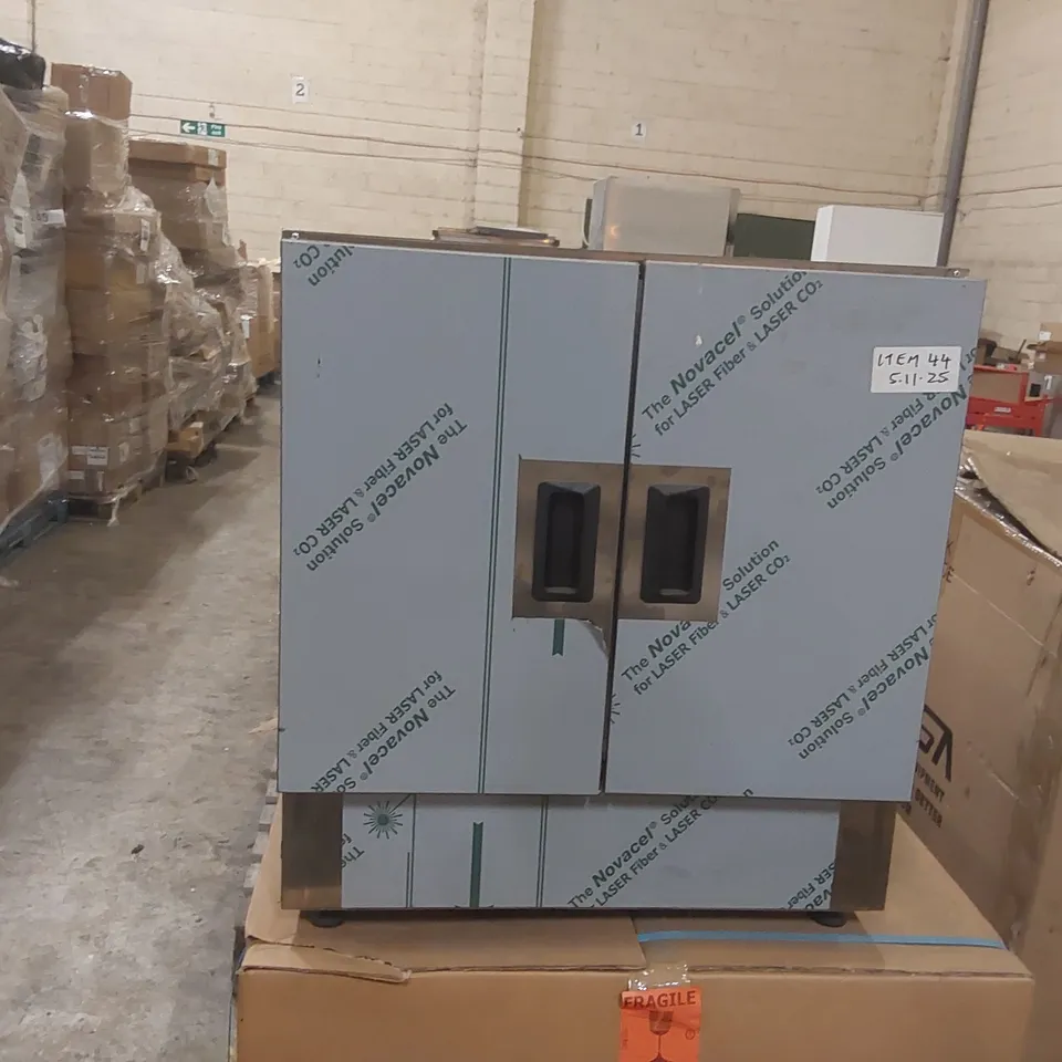 PEDISTALL DOUBLE DOOR CABINET 