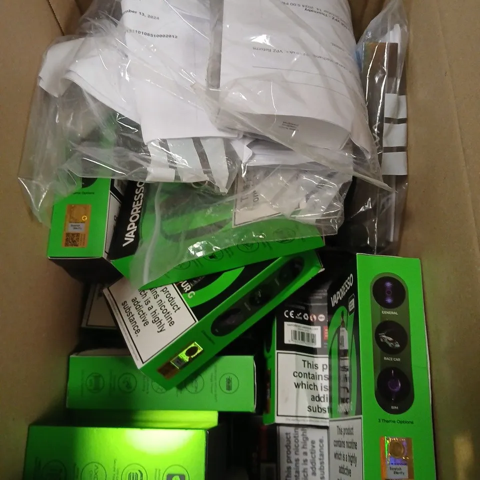 APPROXIMATELY 30 ASSORTED VAPE & E-CIGARETTE PRODUCTS TO INCLUDE VAPORESSO ARMOUR G, VAPORESSO LUXE XR MAX, VAPORESSO GEN 80 S, ETC
