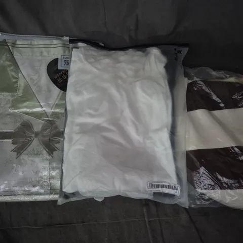 APPROXIMATELY 25 ASSORTED CLOTHING AND FASHION PRODUCTS IN VARIOUS STYLES AND SIZES - COLLECTION ONLY