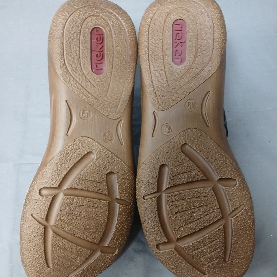 BOXED PAIR OF RIEKER ANTISTRESS SANDALS IN BLUE - UK 6
