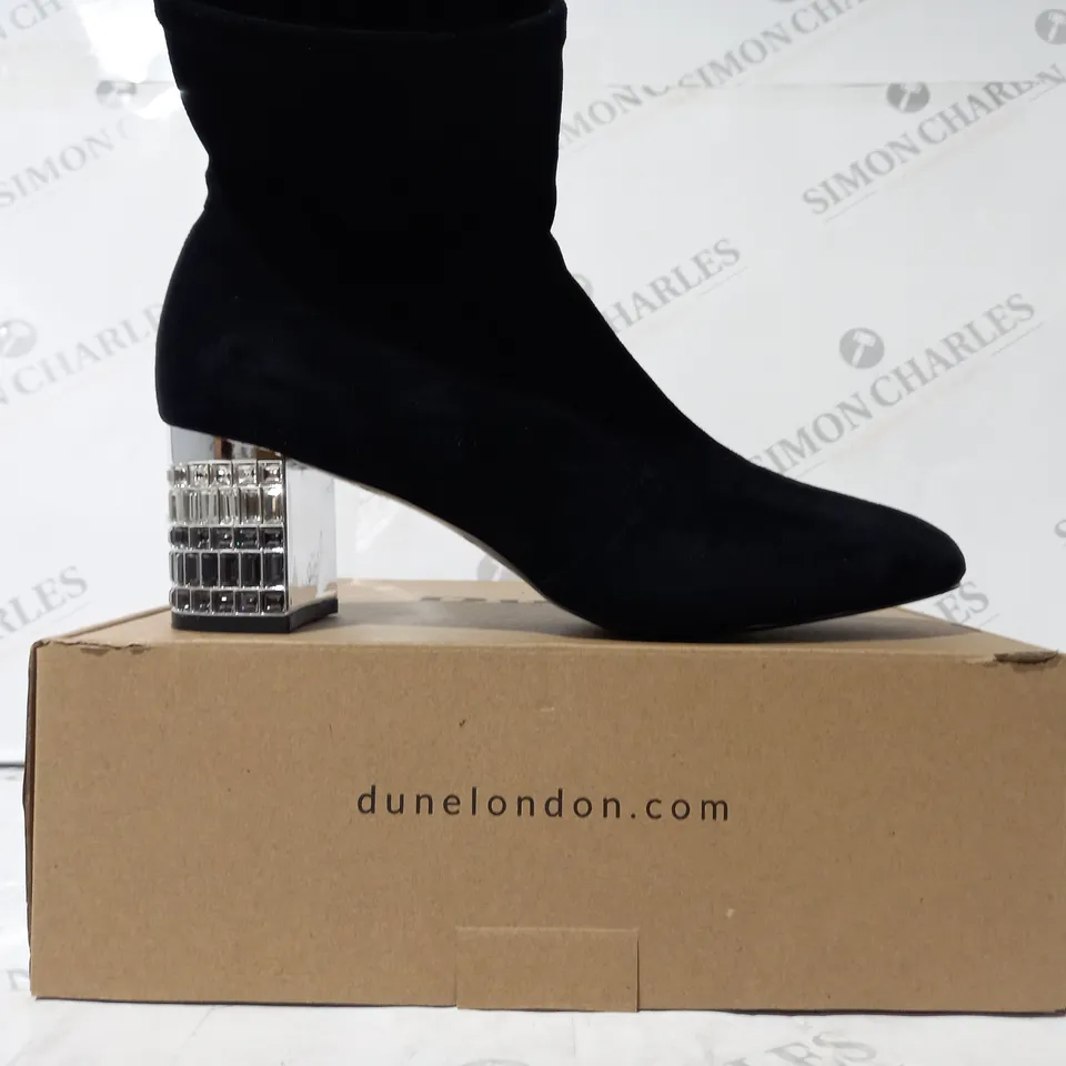 BOXED DUNE LONDON BLACK MICRO FIBRE JEWEL HEEL SHOES - SIZE 7