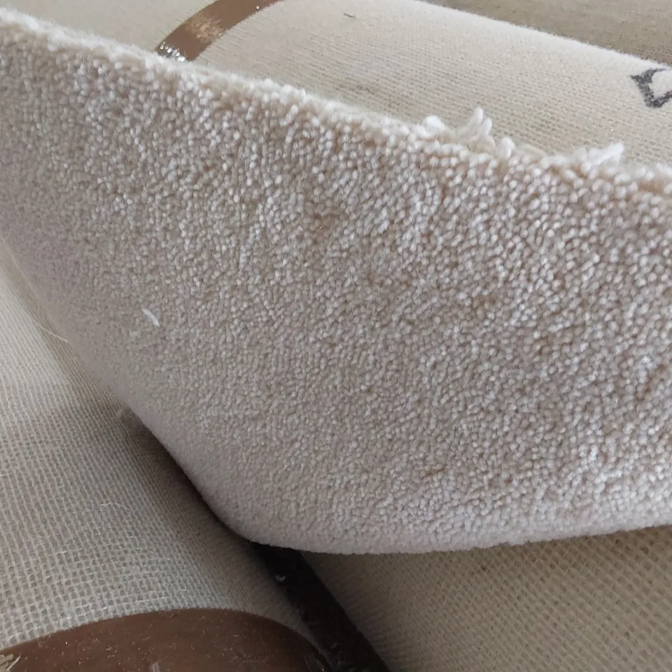 ROLL OF QUALITY NATURAL CARPET APPROXIMATELY 5M × 8.15M