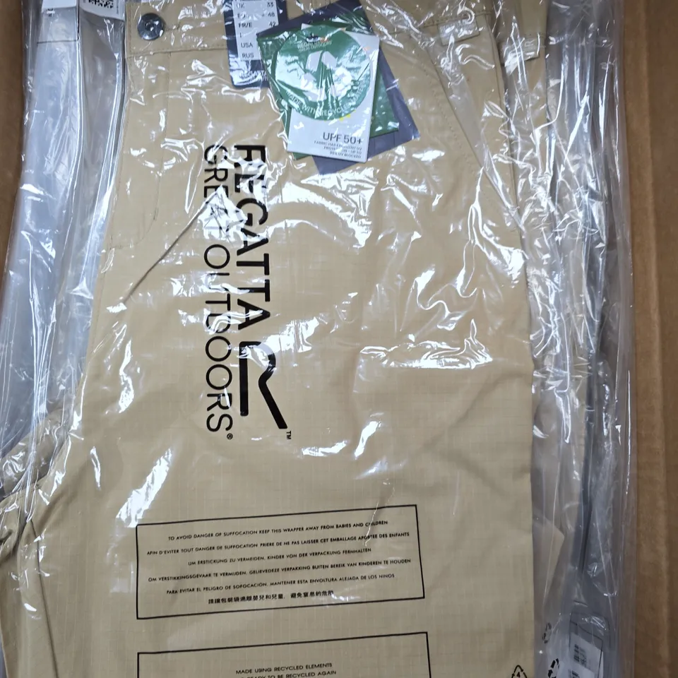 APPROXIMATELY 24 BRAND NEW REGATTA MENS DALRY CARGO SHORTS - 33"