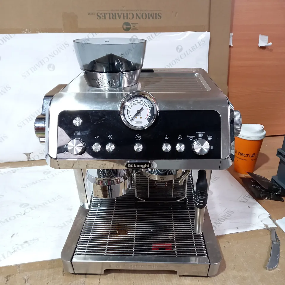 COMMERCIAL COFFEE MACHINE