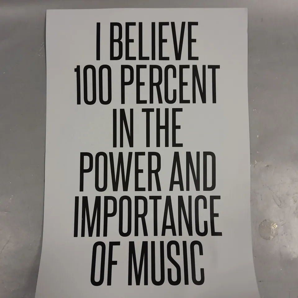 APPROXIMATELY 30 ASSORTED ARTWORK PRINTS & POSTERS 