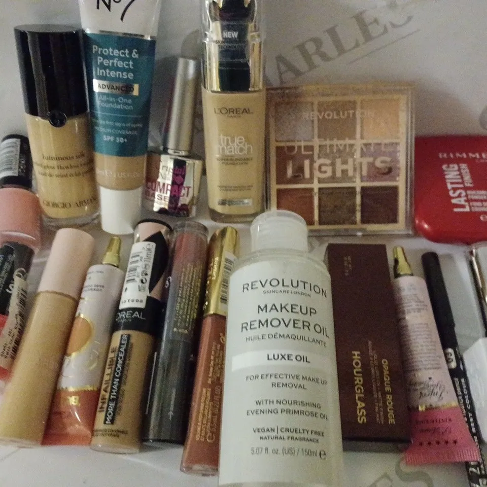 LOT OF APPROX. 18 ASSORTED COSMETICS TO INCLUDE REVOLUTION MAKEUP REMOVER OIL, GIORGIO ARMANI LUMINOUS SILK FOUNDATION, RIMMEL LONDON POWDER FOUNDATION ETC.  