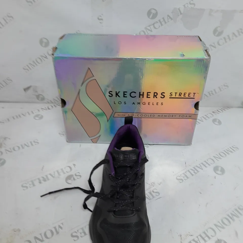 BOXED SKETHERS STREET BLACK/PURPLE TRAINER IN SIZE 5 