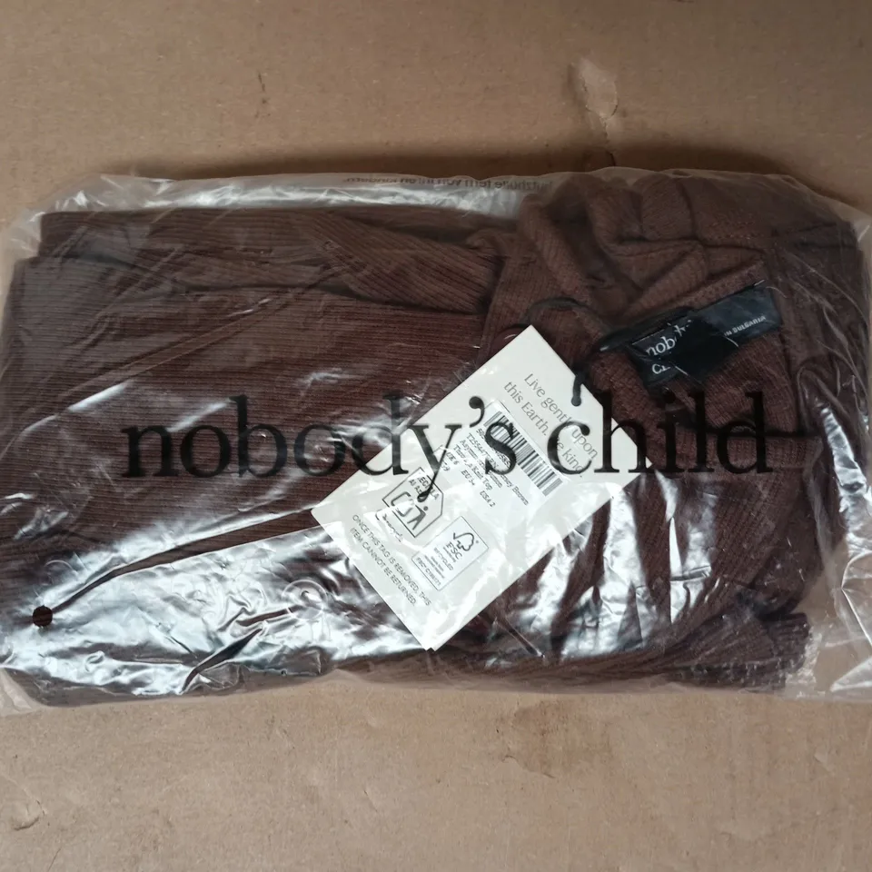 BAGGED NOBODY'S CHILD ASYMMETRIC BUTTON THROUGH KNIT TOP IN BROWN SIZE UK 6