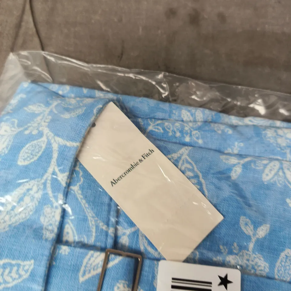 ABERCROMBIE & FITCH BLUE FLORAL PRINT BELTED TOP - SIZE L