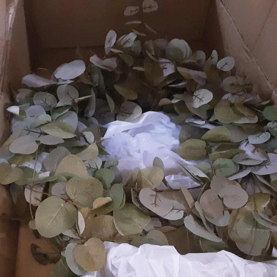 BOXED GREEN LEAF WREATH