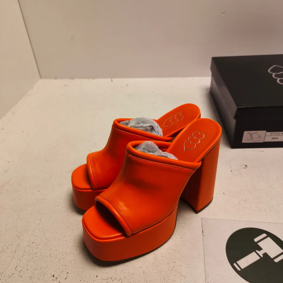 ORANGE PU PLATFORM MULES, WOMEN'S – UK SIZE 7